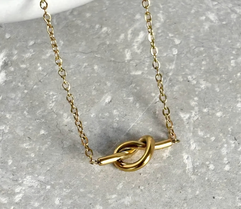 The Gold Knot Necklace